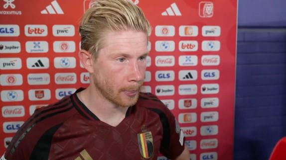 德布劳内在SKT比赛中持续失利,险胜引发热议!观众掌声雷动 德布劳内在SKT比赛中持续失利,险胜引发热议!观众掌声雷动